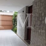 Amplo sobrado de 234m² com 4 dormitórios sendo uma suíte e 2 vagas próximo ao metro Vila Mariana