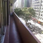 Mega apartamento de 137M² , com sacada, 2 dormitórios, no Centro de Porto Alegre -RS       &lt;BR&gt;&lt;BR&gt;Apartamento  em bom estado de 2 dormitórios ,  sala ampla  que comporta  dois  ou mais am