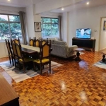 Apartamento de 169M² ,  com sacada, 3 dormitórios, no Centro de Porto Alegre -RS    &lt;BR&gt;&lt;BR&gt;Apartamento muito espaçoso de 3 dormitórios ,  sala ampla  que comporta dois  ou mais ambientes,