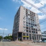 Apartamento todo reformado, 2 dormitórios, sala ampla, cozinha, banheiro com com hidro, junker, dependência de empregada, área de serviço. Salão de festas com vista espetacular, elevadores, portaria 2