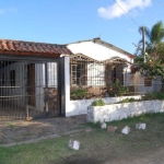 Excelente imóvel situado no bairro PONTA GROSSA, casa composta por 02 dormitórios sendo uma suíte, ampla sala, cozinha, 02 banheiros, piscina e uma ampla área de conveniência...&lt;BR&gt;OBS: o imóvel