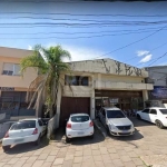 Pavilhão comercial localizado na Rua Coronel Aparício Borges. Possui escritório, sala, depósito, cozinha, 06 banheiros e um enorme pátio com vaga para vários carros. Área total de 800m². Bem localizad