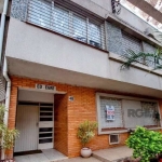 Apartamento muito perto da sogipa e da assis Brasil - rua Pedro Americo, rua calma, arborizada, predio pequeno. &lt;BR&gt;&lt;BR&gt;Apartamento com 2 dormitórios, sala de estar e jantar, cozinha ampla