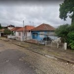 Terreno com 3 casas, no bairro Cristo Redentor, em Porto Alegre, RS.&lt;BR&gt;O terreno conta com sobrado com 2 casas individuais, mais uma casa nos fundos, podendo morar e alugar, caso queira.&lt;BR&