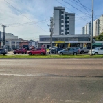 Excelente Terreno com 720m², plano, em local com vários recursos como: Supermercado, Restaurantes, Farmácias, Escolas, Academia, transporte.&lt;BR&gt;&lt;BR&gt;O bairro Cristal, em Porto Alegre, fica 