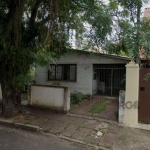 Vendo excelente terreno na melhor localização do bairro Jardim Botânico.&lt;BR&gt;Medindo 10 x 27 m, no total de 270 m2., constitui uma casa com 2 dormitórios ,sala, cozinha e banheiro.&lt;BR&gt;Nos f