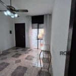 Apartamento de 2 dormitórios a venda no bairro Alto Petrópolis.&lt;BR&gt;&lt;BR&gt;Imóvel com 50m² de área privativa, lateral, arejado, ensolarado e com piso cerâmico e laminado.&lt;BR&gt;&lt;BR&gt;O 