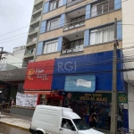 Vende Prédio inteiro alugado em Grande Avenida movimento de pedestre no centro de Canoas.&lt;BR&gt;Composto por duas lojas no andar térreo empresa Pise Leve esta ponto 25 anos, casa do papel que esta 