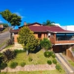 Casa com 4 dormitórios (sendo 1 suíte), aquecimento de água à gás, lareira, piscina e churrasqueira. Garagem para 2 carros. &lt;BR&gt;Aquecimento de água à gás.