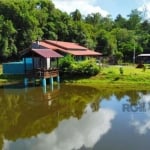 Vendo uma propriedade Rural  na localidade de Carapuça, Taquari. São 22 Hectares, Sendo 17 escriturados e 5 hectares de posse há mais de 9 anos. Três casas, mais galpão de festas, dois açudes, sendo u