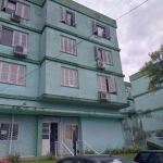 Apartamento de 3 dormitórios com  1 banheiro , 1 sala estar   e também a sala  copa com  móveis planejados. A garagem é coberta do condomínio (não tem escritura separada). No quarto andar e sem elevad