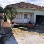 Excelente terreno medindo 760 m² com uma casa de madeira antiga, terreno plano, fundos com um haras, ótimo para construir seu lazer em Belém Novo, próximo á orla do Guaíba e centrinho , praças e todos