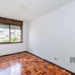 Apartamento de 02 dormitórios, no bairro Vila Jardim, em Porto Alegre!&lt;BR&gt;Apartamento com sala, cozinha, área de serviço, bem claro e muito ventilado, pronto para morar!!&lt;BR&gt;Condomínio com