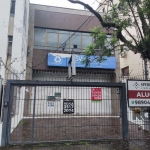 Aluga prédio excelente localização com 330 m² no bairro Rio Branco. Prédio comercial comi 02 andares, sendo na parte inferior composto por amplo hall e recepção, corredor de circulação, 05 salas, dois