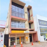 Excelente Sala comercial, com banheiro, medindo aproximadamente 59m2. Condomínio pequeno, ao lado do Banco Bradesco. Barbada - R$ 248.000,00.&lt;BR&gt; Agende sua visita!&lt;BR&gt;&lt;BR&gt;*Valores s