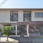 Excelente casa à venda no bairro Nonoai, Porto Alegre!&lt;BR&gt;No primeiro pavimento conta com o hall de entrada, lavabo, uma sala auxiliar que pode ser um escritório ou um dormitório, living para do