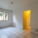 Apartamento térreo, 2 dormitórios, sala, cozinha e área de serviço conjugadas.&lt;BR&gt;1 vaga de garagem coberta. &lt;BR&gt;Condomínio com portaria 24 horas, salão de festas, quadra de esportes e pla