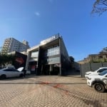 Duas lojas na Aparicio Borges 1067, sendo a loja 1 com 405m² e loja 2 com 441m², 3 banheiros em cada loja, pátio lateral com 360m² e pátio de fundos com 39m². Possui 17 vagas de estacionamento. Área d