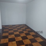 Ótimo apartamento com 79m², bem iluminado, com 02 dormitórios, sala, cozinha, área de serviço, sacada e banheiro social com box. Próximo ao Bourbon da Av. Sertório.&lt;BR&gt;Agende já sua visita!&lt;B