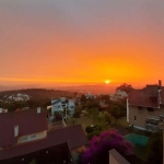 excelente terreno localizado no Morro São Caetano ( APAMECOR ), um dos bairros mais diferenciados da capital pela vista eterna e panorâmica de toda Zona Sul, do Rio Guaíba e do Por do Sol espetacular!