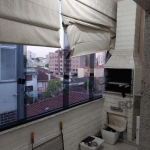 Apartamento 2 quartos, living dois ambientes com split,,cozinha americana, churrasqueira, área de serviço, banheiro social, 1 vaga de garagem . 71 m² peças amplas arejadas. Prédio sem elevador com bai