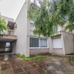 CASA NA GUIMARÃES ROSA, JUNTO AO ZAFFARI DA PLÍNIO E CARLOS GOMES.&lt;BR&gt;desocupada, com  335 m², com 5 dormitórios, 5 Wcs,  2 salas, 2 cozinhas,  lareira churrasqueira, elevador, em dependência de