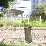 Terreno com 360m² privativos sendo 12 de frente e 30 de frente a fundos. Terreno em aclive, muito bem localizado no bairro Vila Ipiranga com projeto aprovado de prédio residencial com 8 unidades.