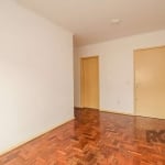 Apartamento próximo da Monteiro Lobato no bairro Partenon - Porto Alegre, 1 quarto, 45 m², sala ampla, cozinha com armários, banheiro social com box.&lt;BR&gt;Prédio com porteiro eletrônico.&lt;BR&gt;