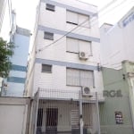 Apartamento JK no Menino Deus&lt;BR&gt;Belo apartamento JK/Studio em ótima localização no Bairro Menino Deus: Múcio pertinho do Nacional. Bem ventilado e iluminado, cozinha americana, banheiro com ven