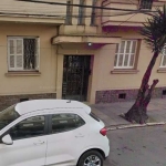 Apartamento 3 dormitórios, para investimento. Necessita reforma. Fica 3° andar, com três lances de escada. Nao permite financiamento. Agende visita corretor licenciado.