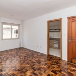 Apartamento localizado no bairro Passo D'Areia com 74m² no 3º andar. Imóvel com 02 dormitórios, sala de estar/jantar, cozinha, banheiro com box de vidro, área de serviço, pisos em cerâmica e parquet. 