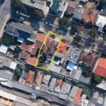 Ótimo terreno para moradia ou comércio, plano, a pouco mais de 100m da Salvador França, rua calma no coração do Jardim Botânico.&lt;BR&gt;&lt;BR&gt;Área total de 343m², sendo 11m de frente por 31,2m d