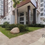 Apartamento sofisticado, mobiliado e decorado com ótima localização na Av. Benjamin Constant em TORRES, a poucos metros da praia e das Quatro Praças, uma das regiões mais nobres da cidade.&lt;BR&gt;O 