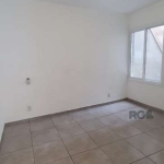 Apartamento com 1 quarto, no bairro São João, Porto Alegre/RS&lt;BR&gt;&lt;BR&gt;Apartamento de 1 dormitório espaçoso, conforto e conforto no uso do espaço. Conta com uma sala ampla e bem ventilada, i