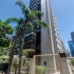 Apartamento localizado em uma das áreas mais desejadas da cidade, próximo à Avenida Carlos Gomes. Esta é uma oportunidade única para quem busca um lar que combine conforto, espaço e praticidade.&lt;BR