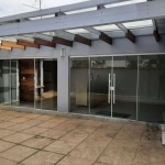 Casa à venda no bairro Sarandi, em Porto Alegre! Este amplo imóvel possui 281m² de área construída, ideal para quem busca espaço e conforto. Conta com 4 quartos, sendo 1 suíte para maior privacidade, 