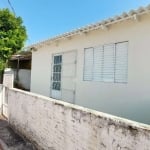 Berté aluga casa 02 dormitórios no bairro Medianeira!&lt;BR&gt; Casa com pátio independente, dois quartos, cozinha e sala em conceito aberto, 1 banheiro. Local calmo e familiar, com casas com entradas