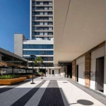 Apartamento  belíssimo de 02 dormitórios decorado por arquiteto renomado, com moveis de fino acabamento de alto padrão. Possui suíte e churrasqueira. &lt;BR&gt;Posição solar com sol da tarde. Condomín