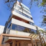 Apartamento amplo de 191m² privativos reformado, com ótima posição solar, semi mobiliado, possui 3 dormitórios sendo 2 suítes, uma com hidro, estar íntimo/sala de tv e banheiro social. Conta também co