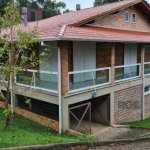 Descubra esta incrível casa à venda localizada na Estrada Maria Altina, no bairro Hípica, em Porto Alegre. &lt;BR&gt;Com uma área total de 1.882,4 m², este imóvel oferece um espaço amplo e confortável