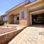 OPORTUNIDADE EM CACHOEIRINHA !!!!&lt;BR&gt;Excelente casa com 145m² privativos, 3 dormitórios sendo 1 suíte , amplo living estar e jantar ,lavabo, cozinha espaçosa, piscina e lindo quiosque com churra