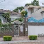 Casa em Porto Alegre, no bairro Vila Assunção, com 3 dormitório(s), e 3 banheiros, à venda.