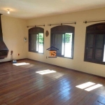 Casa para Venda - 440m², 4 dormitórios, sendo 2 suites, 2 vagas - Cristal