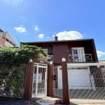 Casa 4 dormitórios sendo 1 suíte bairro Chácara das Pedras em Porto Alegre