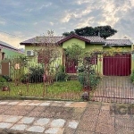 Casa em Porto Alegre, no bairro Ipanema, com 2 dormitório(s), e 2 banheiros, à venda.