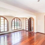 Casa para Venda - 279.1m², 4 dormitórios, sendo 1 suites, 5 vagas - Vila Nova