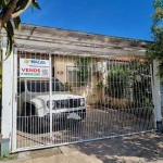 Casa em Porto Alegre, no bairro Hípica, com 2 dormitório(s), e 2 banheiros, à venda.
