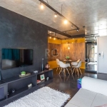 Saia do comum! Apartamento de 2 dormitórios, com churrasqueira, 100% mobiliado e decorado.&lt;BR&gt;Imaginou trazer somente suas roupas e pronto?&lt;BR&gt;Este apartamento de 2 dormitórios é completo 