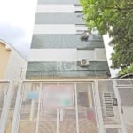 Apartamento de 1 dormitórios sendo uma suite  no bairro Menino Deus , living ambiente, cozinha, banheiros com moveis planejados  churrasqueira, área de serviço e 1 vaga de garagem . MOBILIADO . Prédio