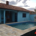 Casa com piscina e  300 m² de terreno